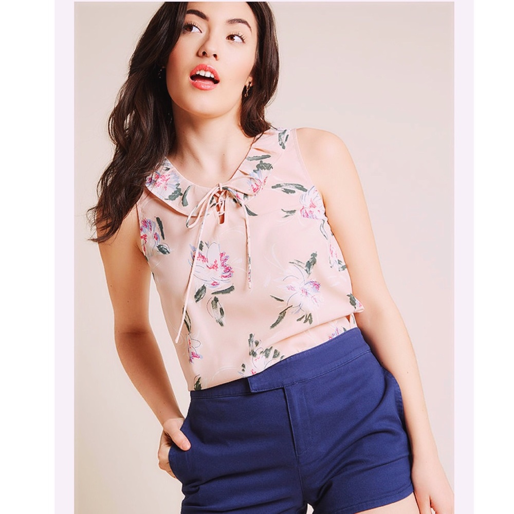 New ModCloth Lace Up Lady Collar Floral Tank Top